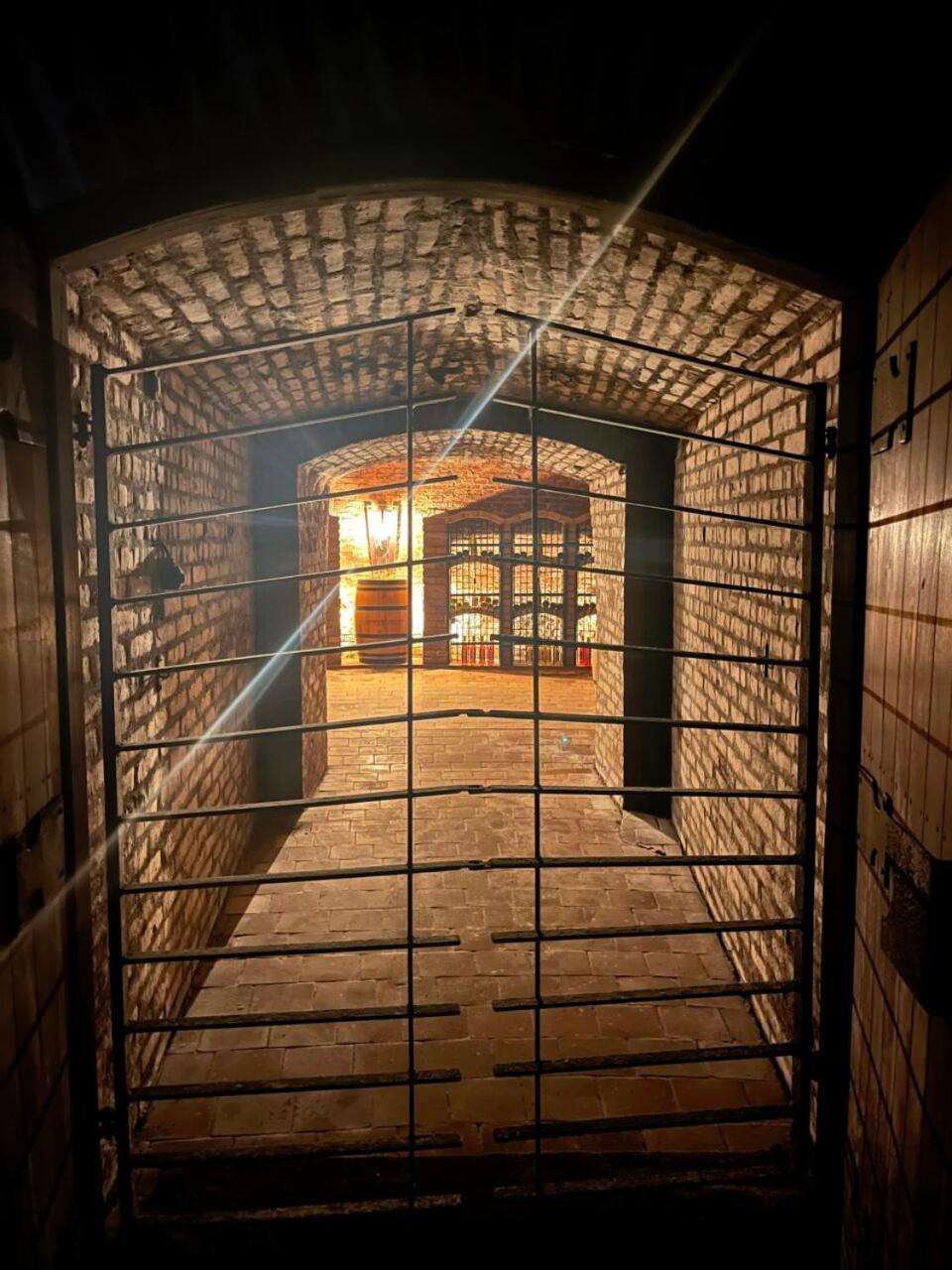 Zamecky Penzion Rotunda Breclav Exterior photo